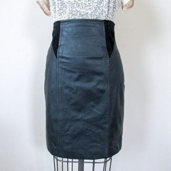 VINTAGE Black Leather Pencil Skirt - Picture 2 of 8
